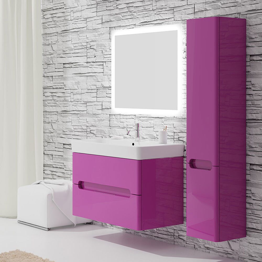 набор мебели в ванную комнату с зеркалом и пеналом